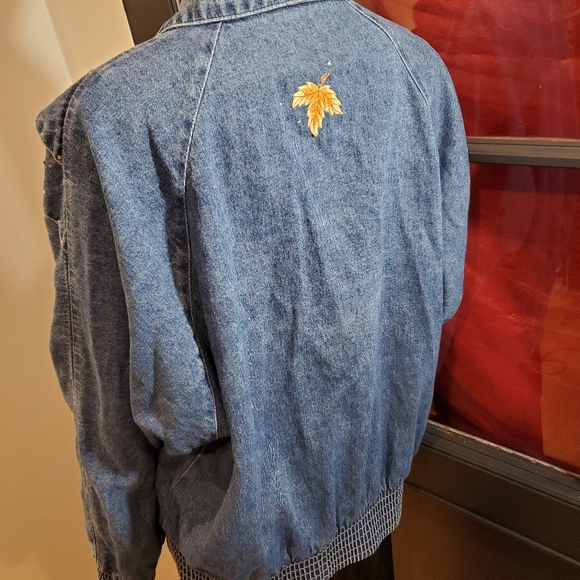 Vintage 80s Fall Jean Jacket w Leaf Embroidery & Rhinestones - Picture 5 of 13